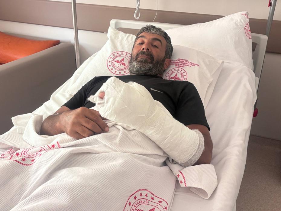 Ayı saldırısından kürekle kurtulan çiftçi yaşadıklarını anlattı