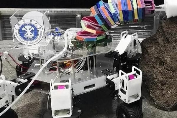 Çin’den Devrimci Teknoloji: Altı Tutulmuş Robot geliyor! Uzayda bir maden arayacak …