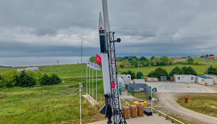 Deltav iki aşamalı hibrid roket, 200 km’den fazla yüksekliğe ulaştı ve bir rekoru kırdı