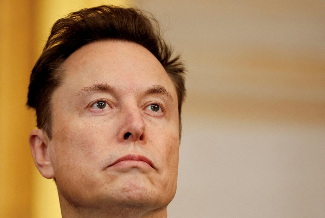 Pazza da Tesla Elon Musk'a teklif! Miktarın boyutu dudakları yapacak seviyededir.