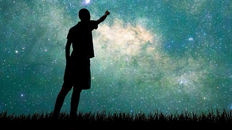 Evrendeki tek akıllı yaratık insanlar olabilir mi?