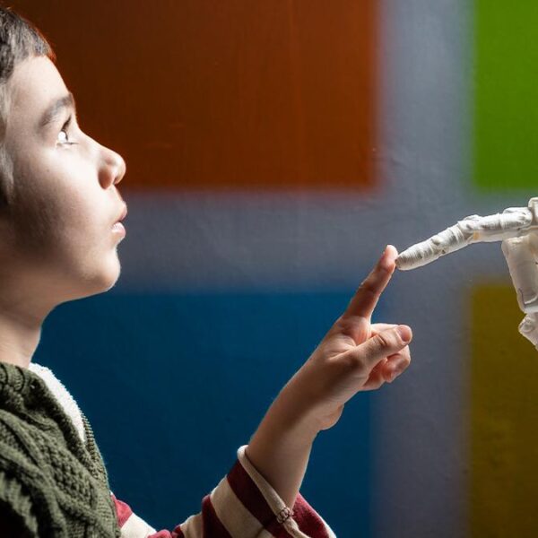 Hümanist süper zeka geliyor! Teknoloji haberleri