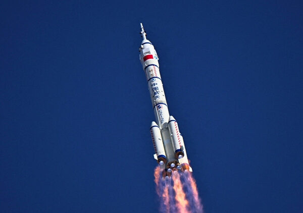 Uzay aracı ‘uzay çöpü’ nedeniyle geri dönemedi