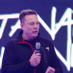 Elon Musk’tan yeni açıklamalar: Tesla kullanırken mesaj gönderebileceksiniz