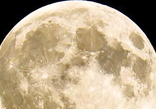 Olası bir “Ay üssü” için büyük tehlike: Mikrometeoritler