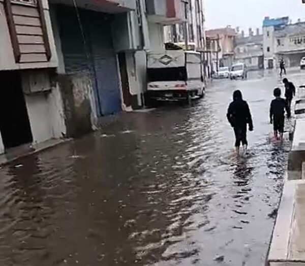 Adana’da Yağmur, Cadde ve Sokakları Su Altında Bıraktı