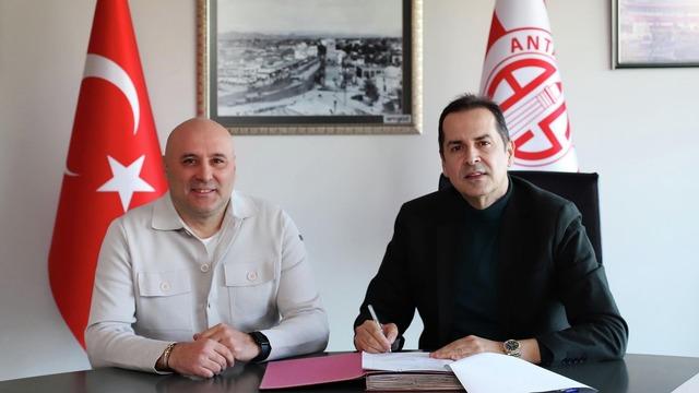 Antalyaspor’da teknik direktörlük görevine Osman Özköylü getirildi