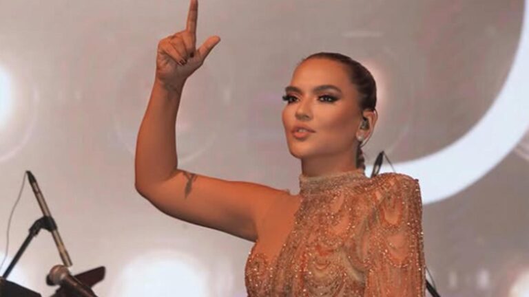 Demet Akalın konserinde tacize uğradı: “Herif her tarafımı elledi”