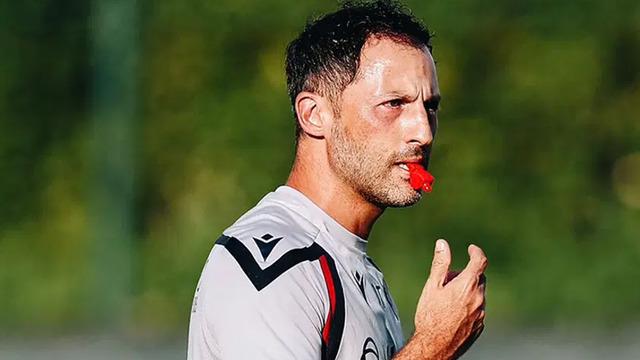 Domenico Tedesco’nun kovulmasının arkasında olay iddia! ‘Kafasını duvarlara vuruyor gibiydi’